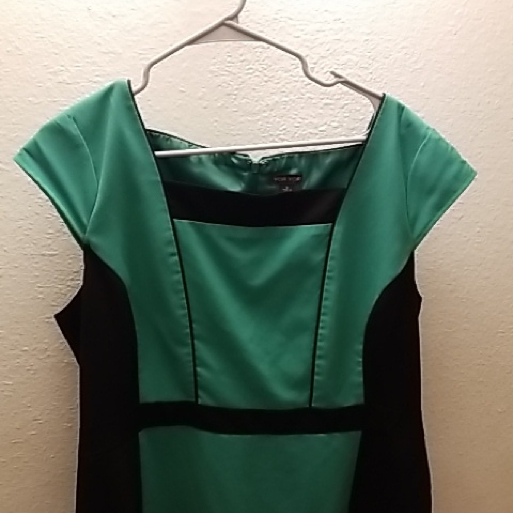 Elegant Green and Black Dress